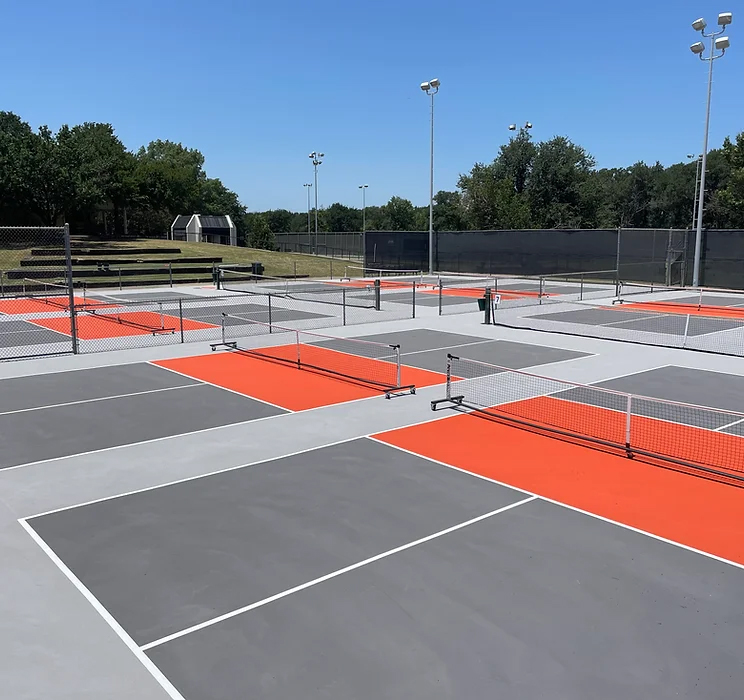 Đổi sân tennis thành pickleball Giảm đau chân, VŨng đọng với 3 lớp sơn US OPEN LAYKOLD nền xi măng